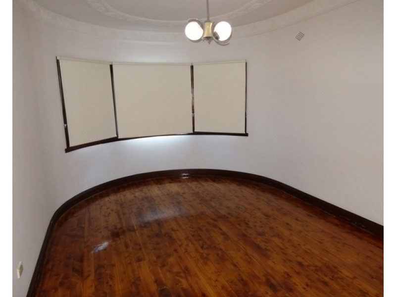 17 Gladstone Avenue, Wollongong NSW 2500