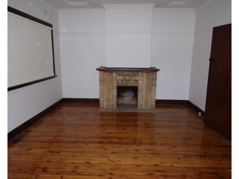 17 Gladstone Avenue, Wollongong NSW 2500