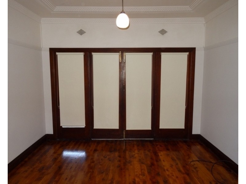 17 Gladstone Avenue, Wollongong NSW 2500