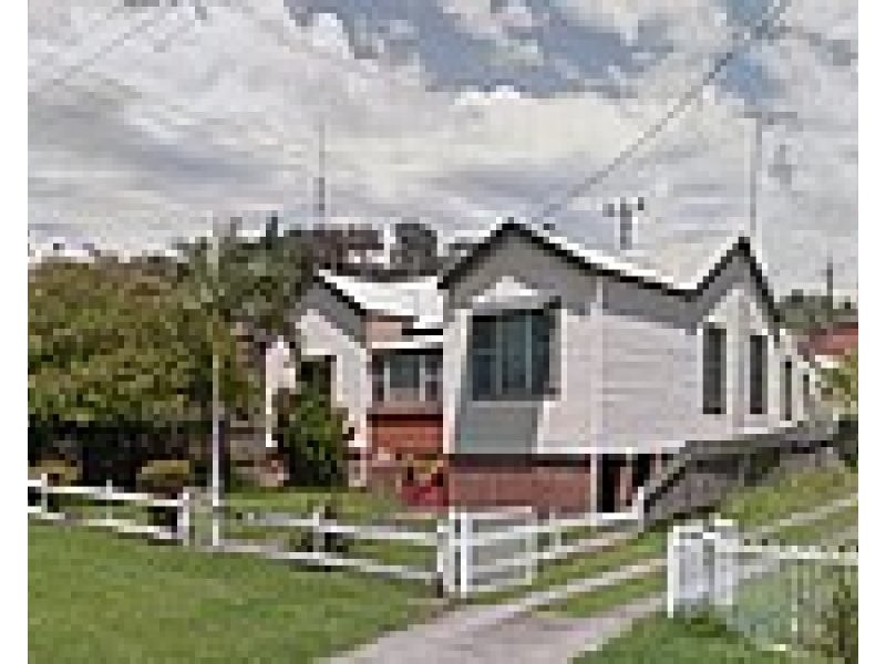 2/18 Myrtle Street, Coniston NSW 2500