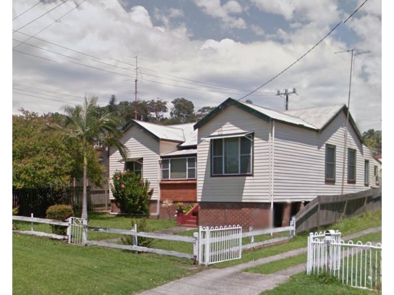 2/18 Myrtle Street, Coniston NSW 2500