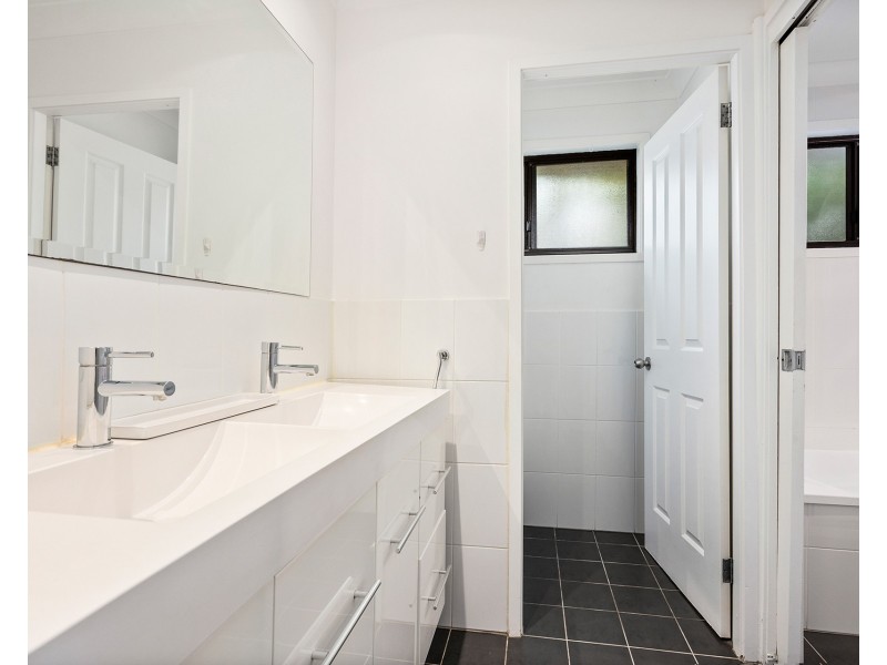 6 Milne Crescent, Coniston NSW 2500