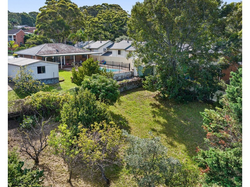 6 Milne Crescent, Coniston NSW 2500