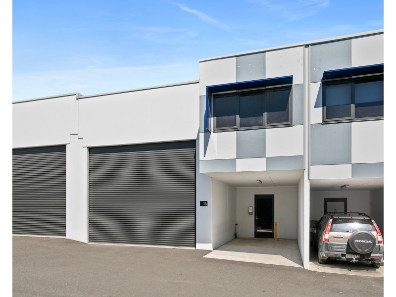 16/7 Waynote Place, Unanderra NSW 2526