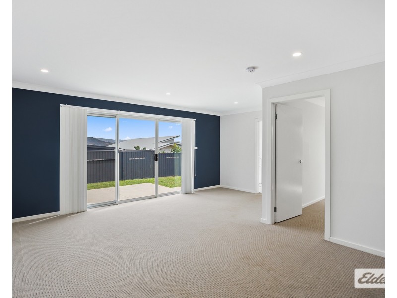 38 Oak Farm Road, Calderwood NSW 2527