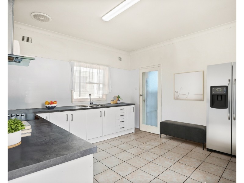 44 Dovers Drive, Port Kembla NSW 2505