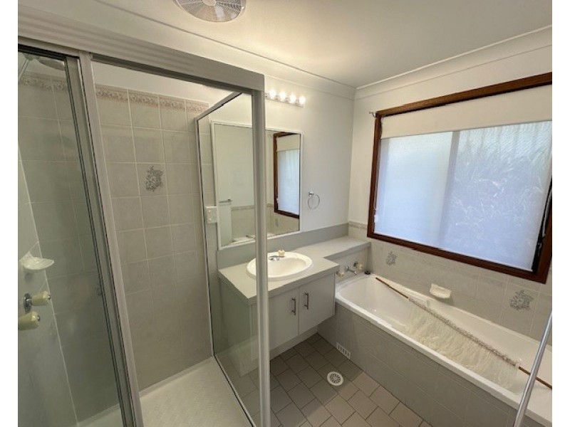 134 Waples Road, Farmborough Heights NSW 2526