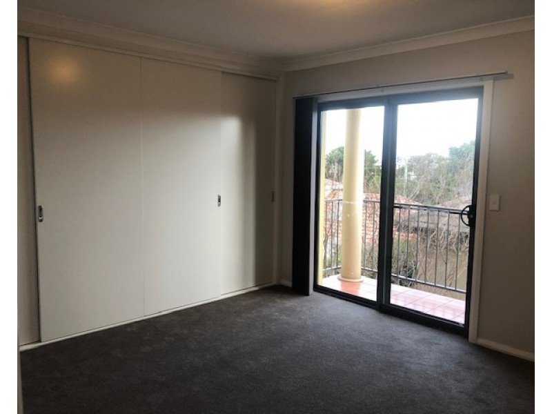 2/21 View Street, Wollongong NSW 2500