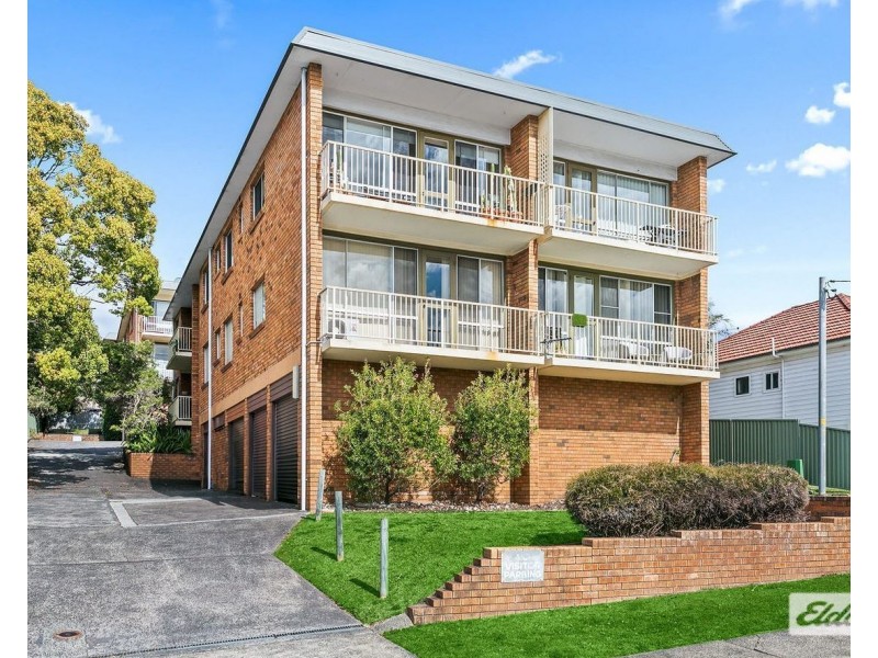 8/27 Heaslip Street, Coniston NSW 2500