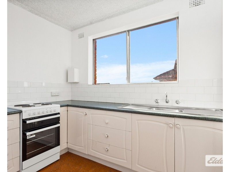 8/27 Heaslip Street, Coniston NSW 2500