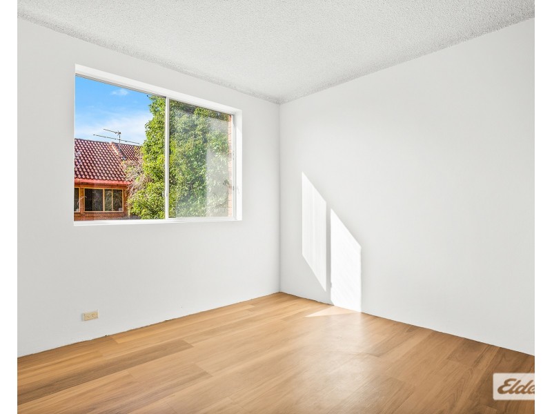 8/27 Heaslip Street, Coniston NSW 2500