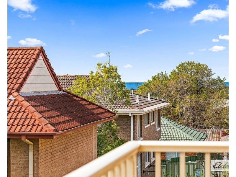 8/27 Heaslip Street, Coniston NSW 2500