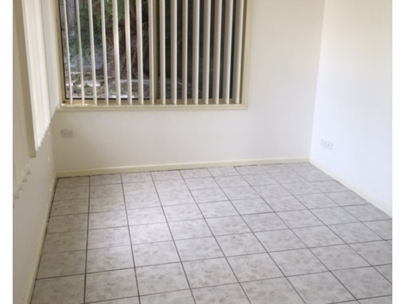 2/112 Blackman Parade, Unanderra NSW 2526