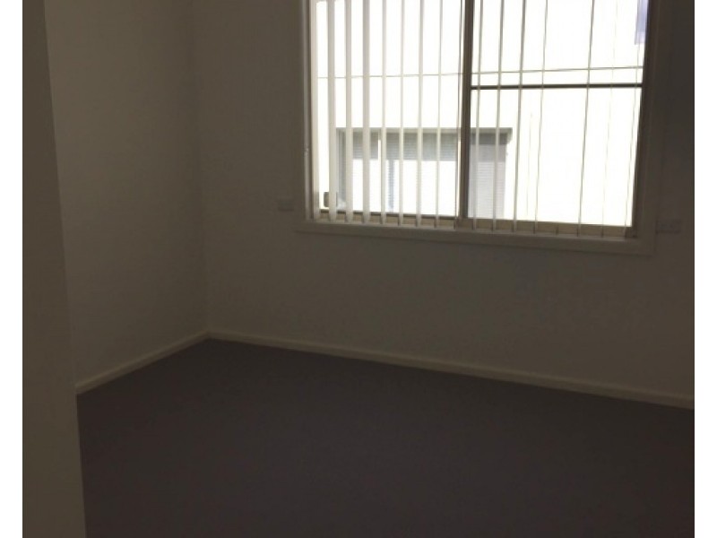 2/112 Blackman Parade, Unanderra NSW 2526