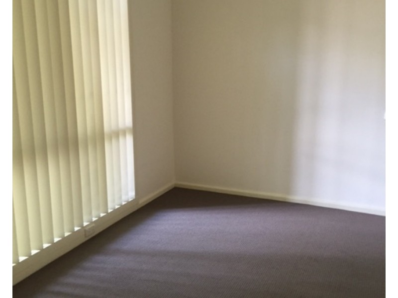 2/112 Blackman Parade, Unanderra NSW 2526