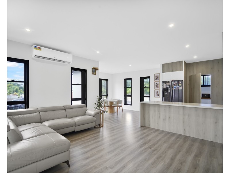 36 Albert Street, Unanderra NSW 2526