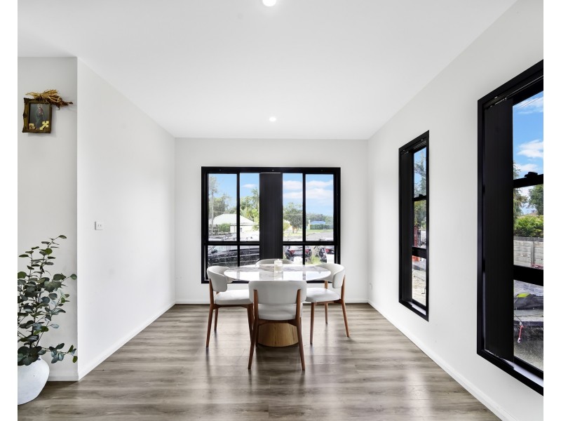 36 Albert Street, Unanderra NSW 2526