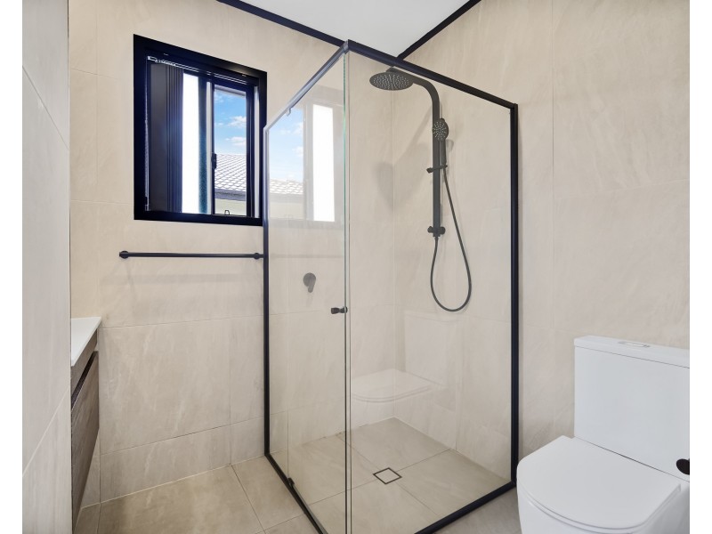 36 Albert Street, Unanderra NSW 2526