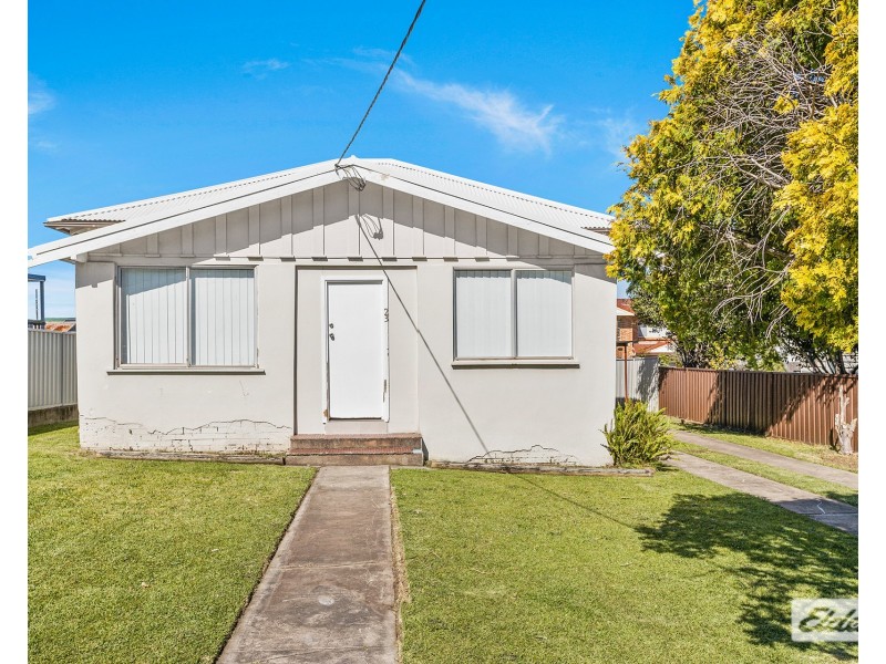 23 Strathearn Avenue, Coniston NSW 2500