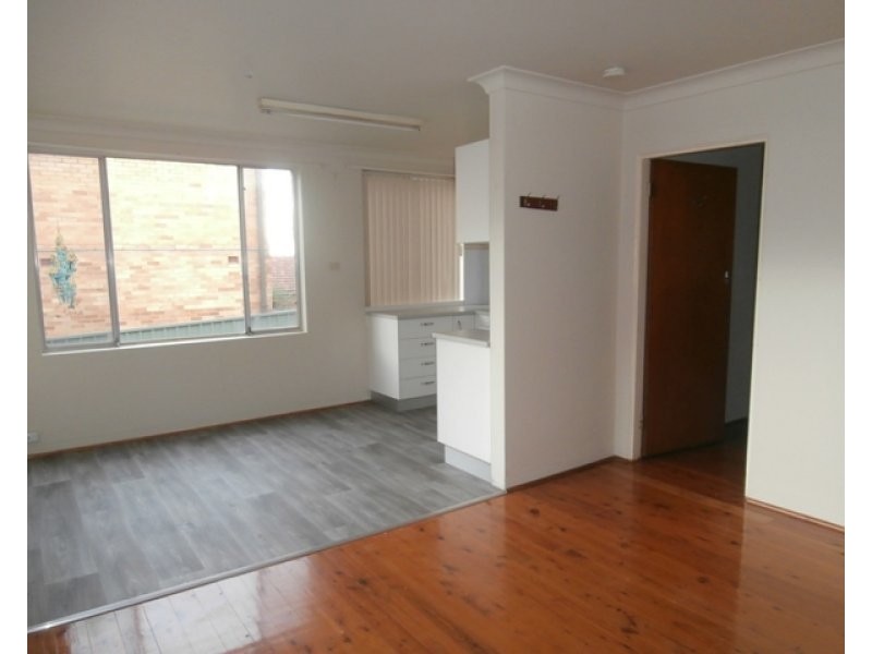 1/44 Bridge Street, Coniston NSW 2500