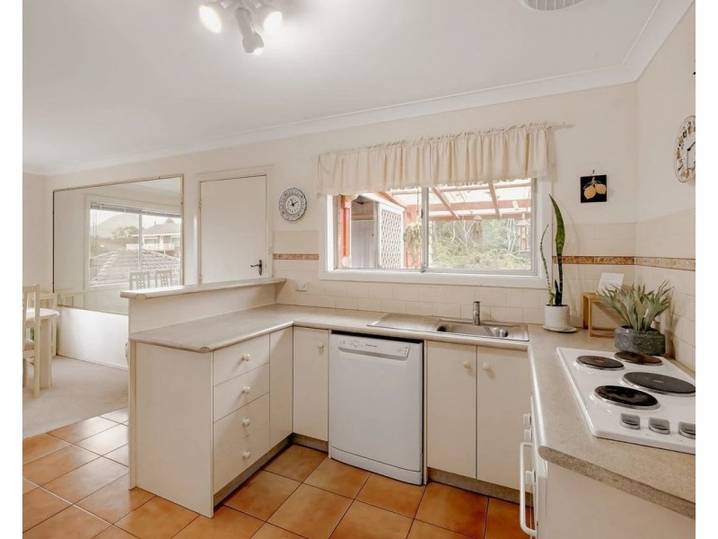 18 Gorrell Crescent, Mangerton NSW 2500