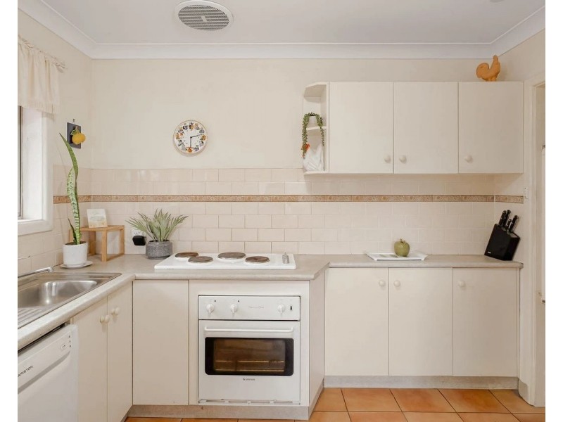 18 Gorrell Crescent, Mangerton NSW 2500