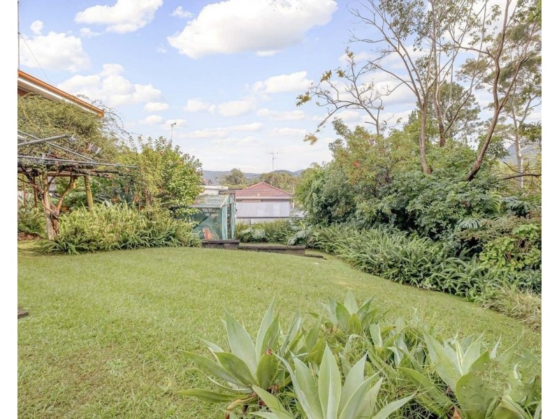 18 Gorrell Crescent, Mangerton NSW 2500