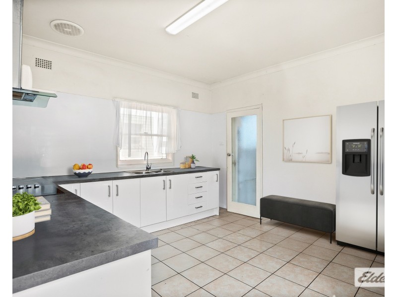 44 Dovers Drive, Port Kembla NSW 2505