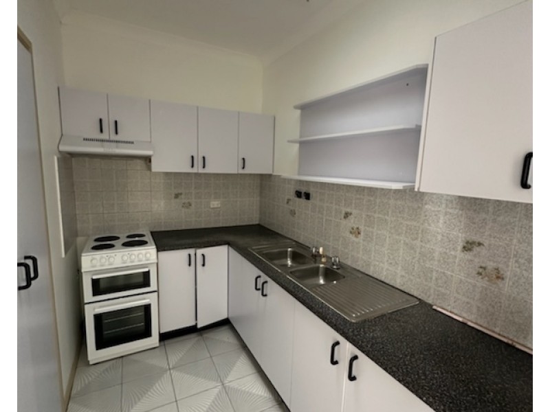 2/27 Bridge Street, Coniston NSW 2500