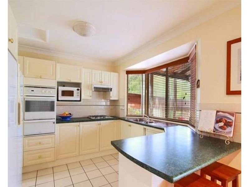 5 Riveroak Road, Farmborough Heights NSW 2526