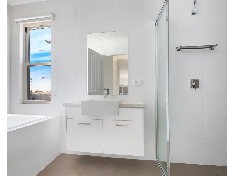 2/1 Brompton Road, Bellambi NSW 2518