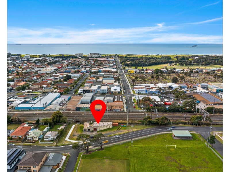 95 Gladstone Avenue, Coniston NSW 2500