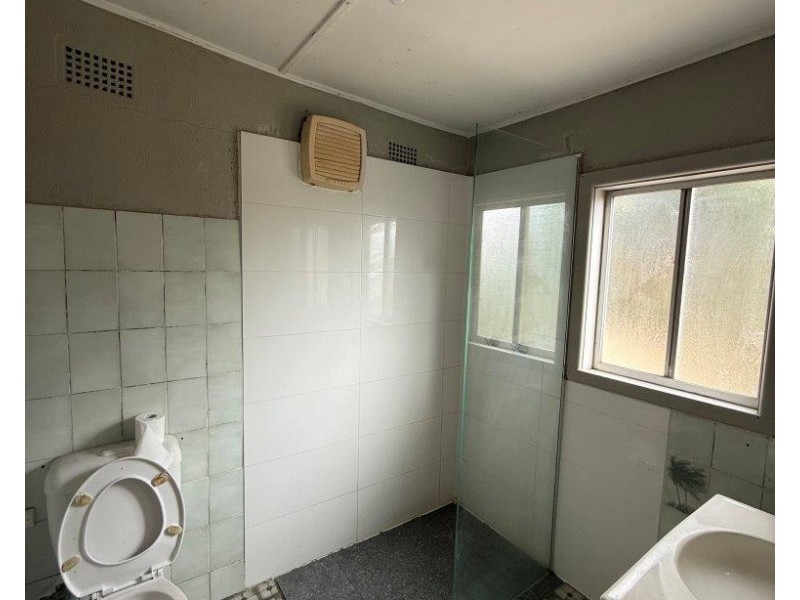 138 Lake Avenue, Cringila NSW 2502
