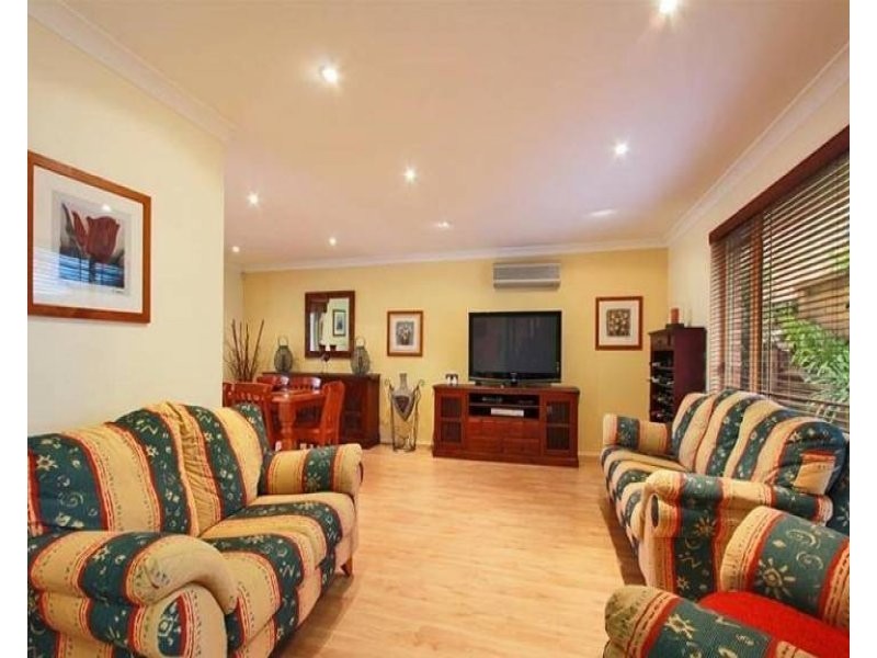 5 Riveroak Road, Farmborough Heights NSW 2526