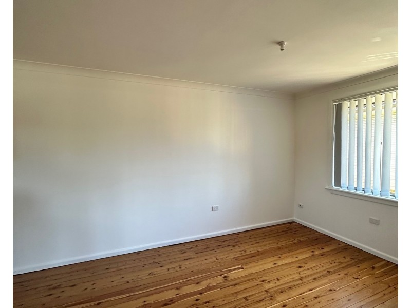 2/17 Pine Crescent, Coniston NSW 2500