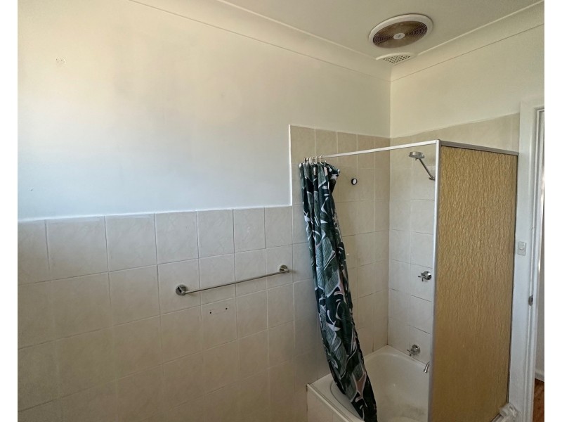 2/17 Pine Crescent, Coniston NSW 2500