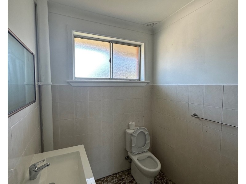 2/17 Pine Crescent, Coniston NSW 2500