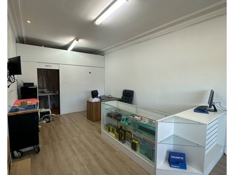 2/130 Gladstone Avenue, Coniston NSW 2500