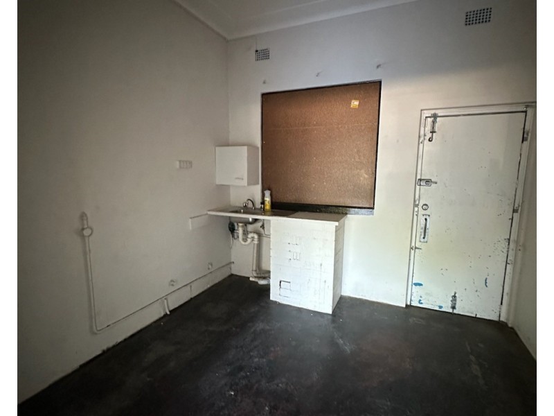 4/130 Gladstone Avenue, Coniston NSW 2500