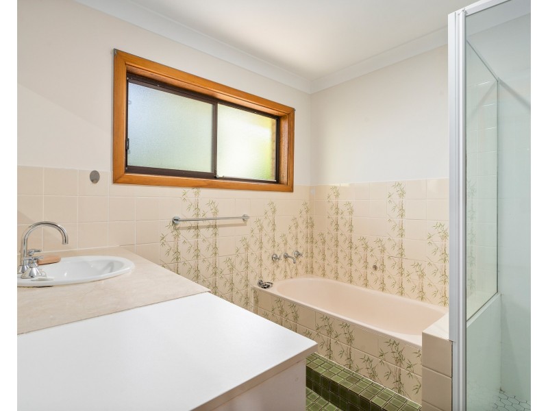 11 Ambassador Avenue, North Nowra NSW 2541