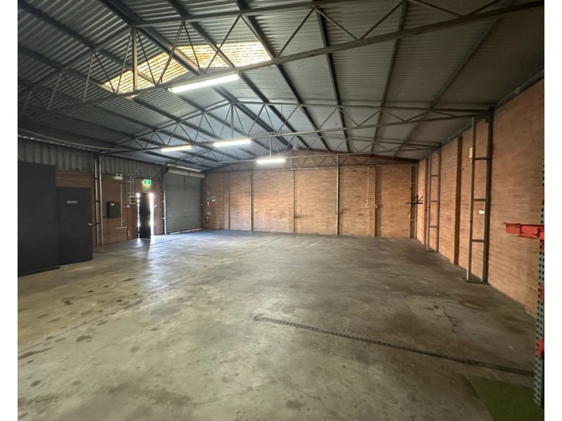 8/28 Glastonbury Avenue, Unanderra NSW 2526