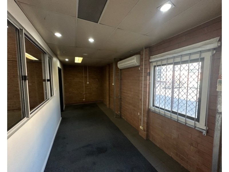 8/28 Glastonbury Avenue, Unanderra NSW 2526