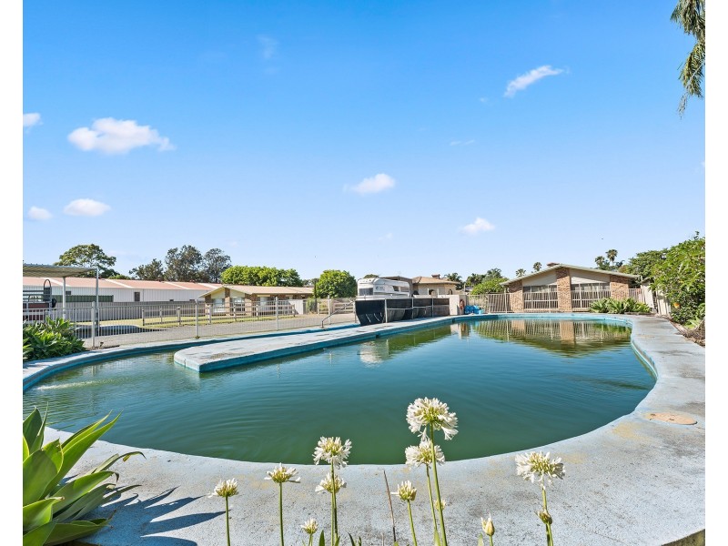 1a Kingston Town Drive, Kembla Grange NSW 2526