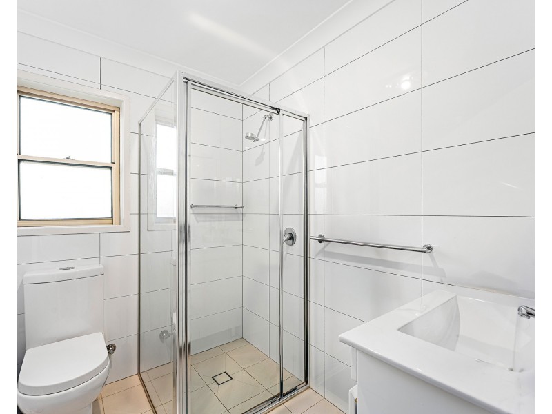 1a Kingston Town Drive, Kembla Grange NSW 2526