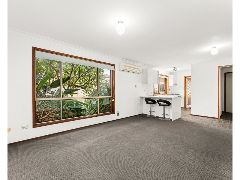 1a Kingston Town Drive, Kembla Grange NSW 2526