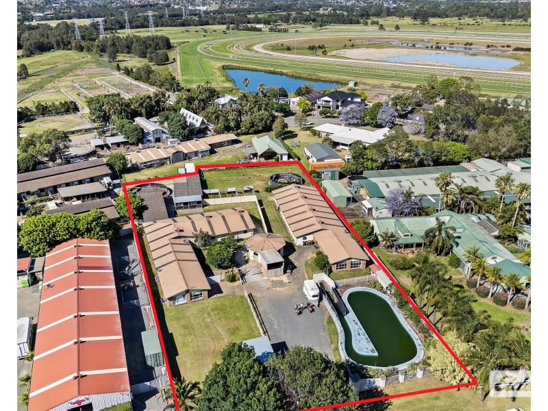 1a Kingston Town Drive, Kembla Grange NSW 2526