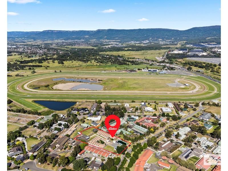 1a Kingston Town Drive, Kembla Grange NSW 2526