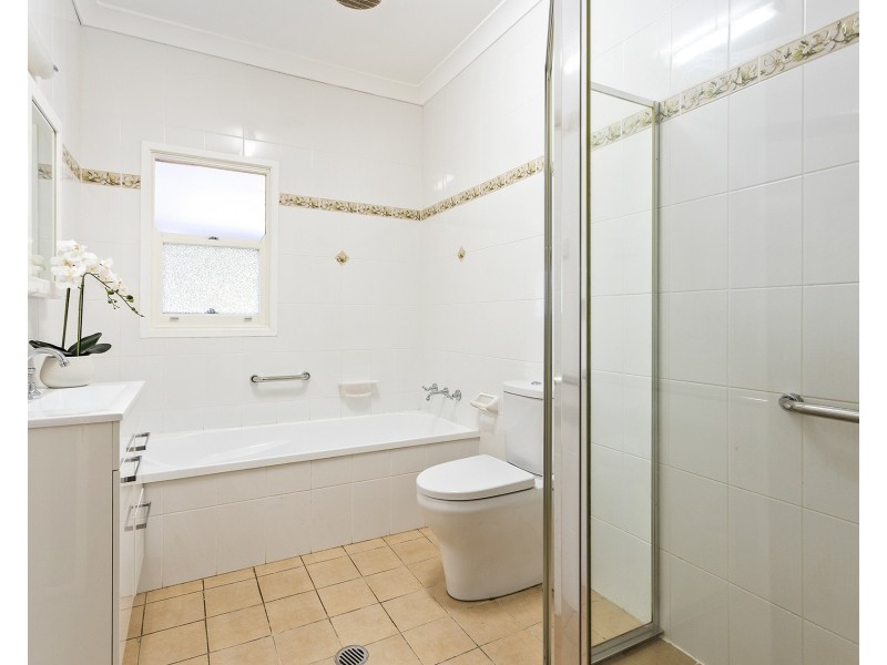 64 Yellagong Street, West Wollongong NSW 2500