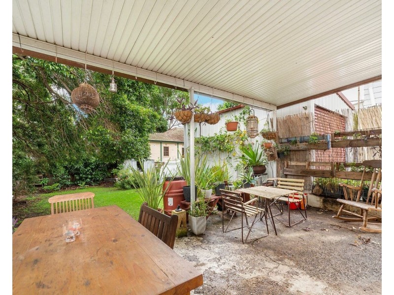18 Urunga Parade, West Wollongong NSW 2500