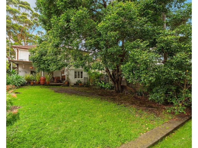 18 Urunga Parade, West Wollongong NSW 2500